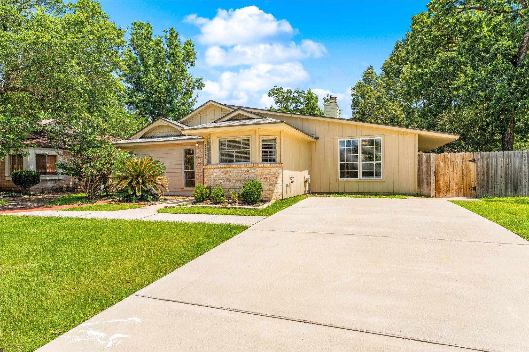 4906 Meadowfox Place