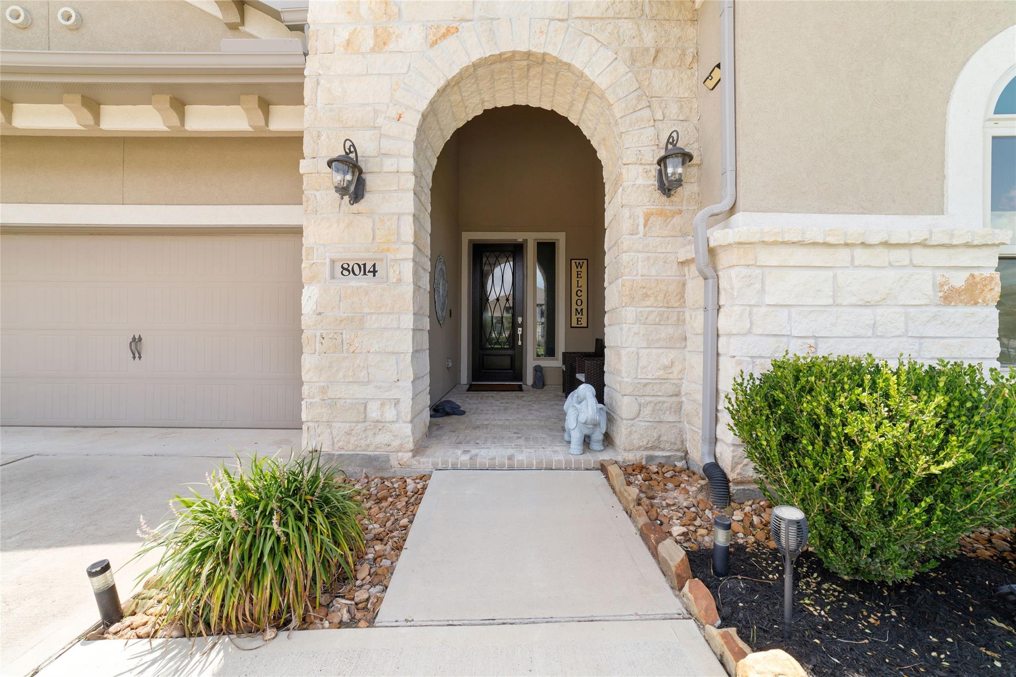 8014 Clearwater Glen Court