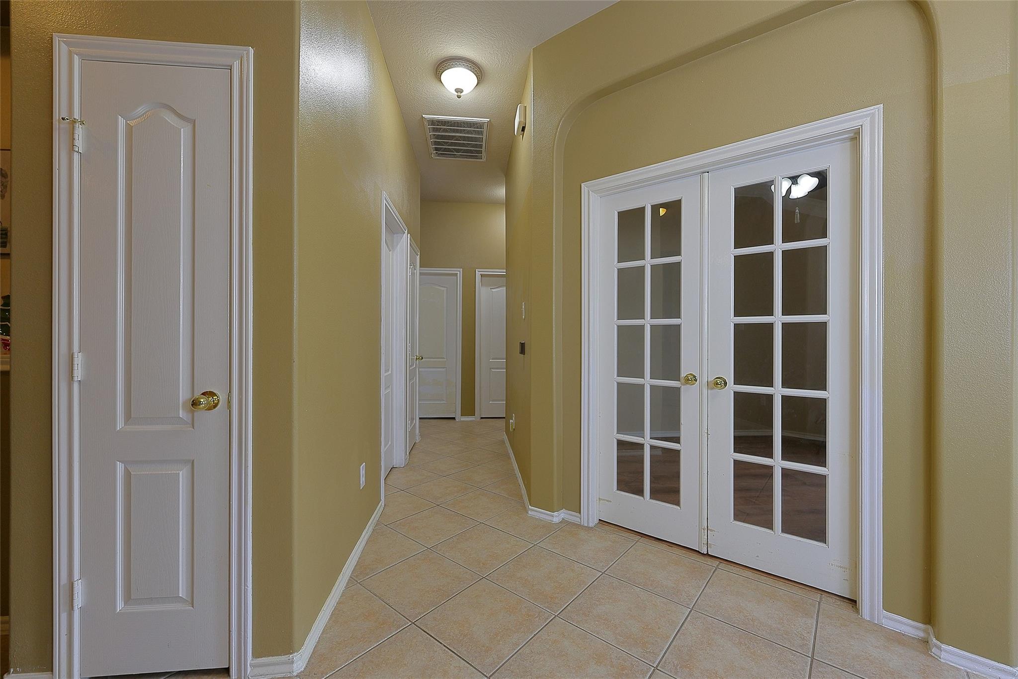 2142 Robinwood Drive