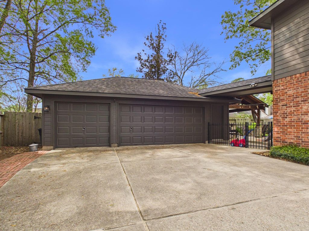 Photo of 2907 Heather Lake Court, Houston, TX 77345 (MLS # 39970324)