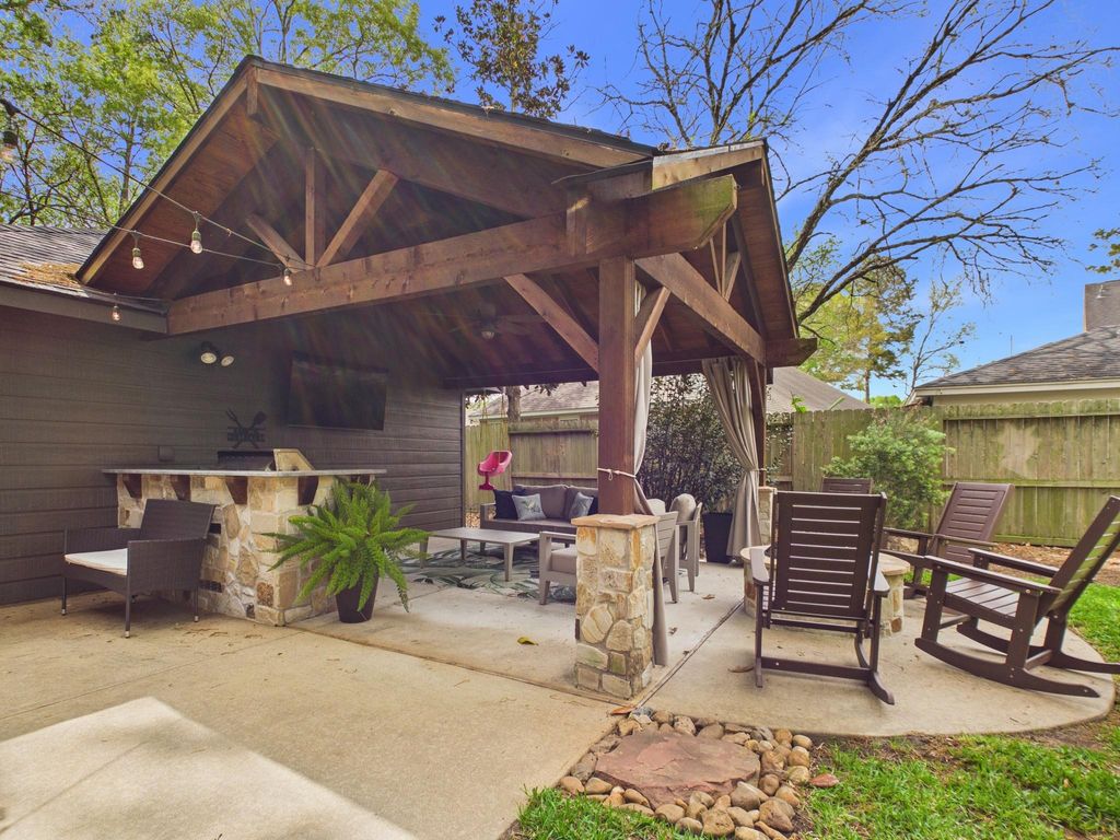 Photo of 2907 Heather Lake Court, Houston, TX 77345 (MLS # 39970324)