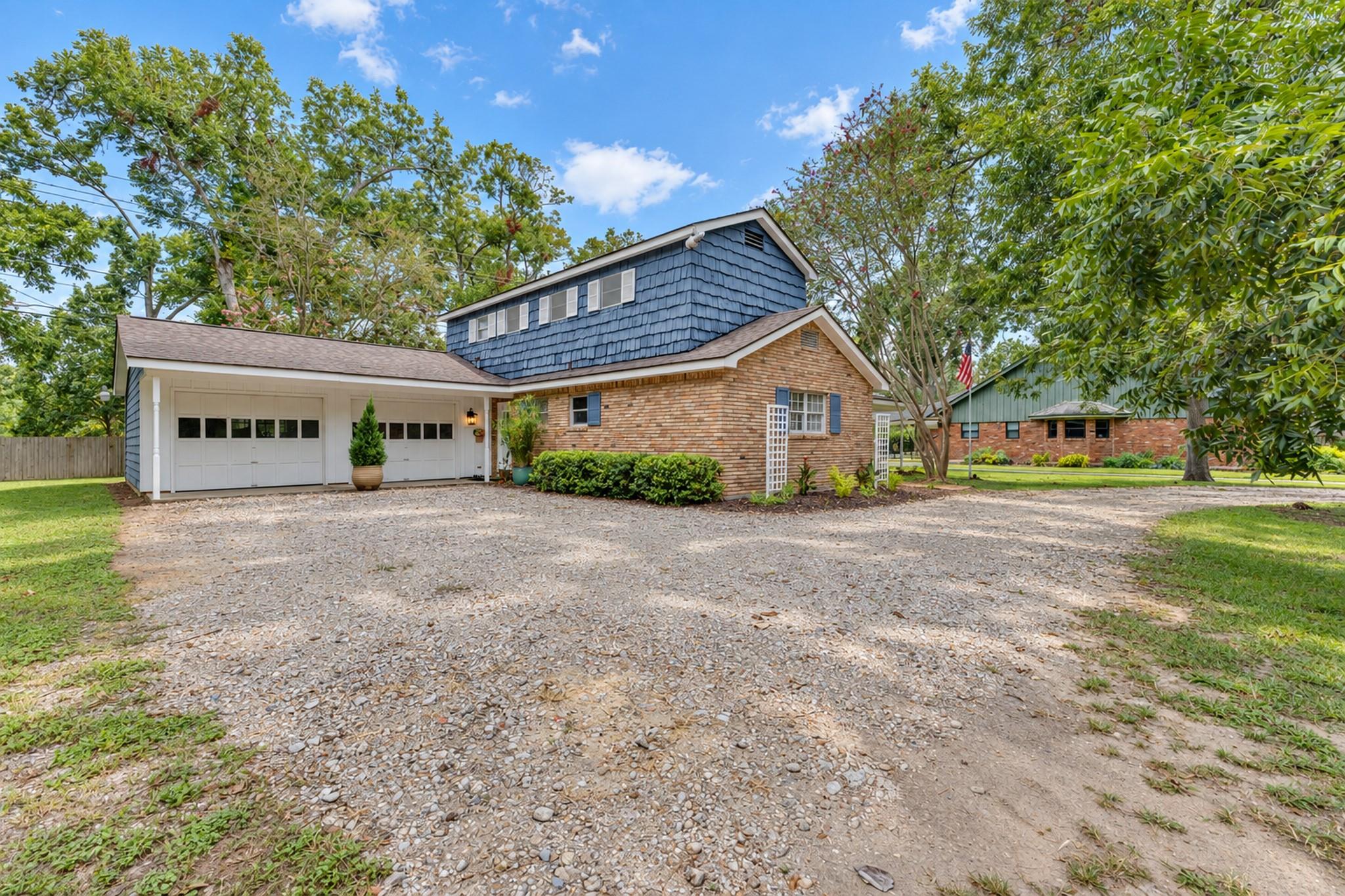 524 Oak Drive