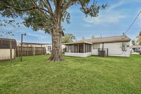 Photo of 3201 Proswimmer Street, Houston, TX 77088 (MLS # 52074901)