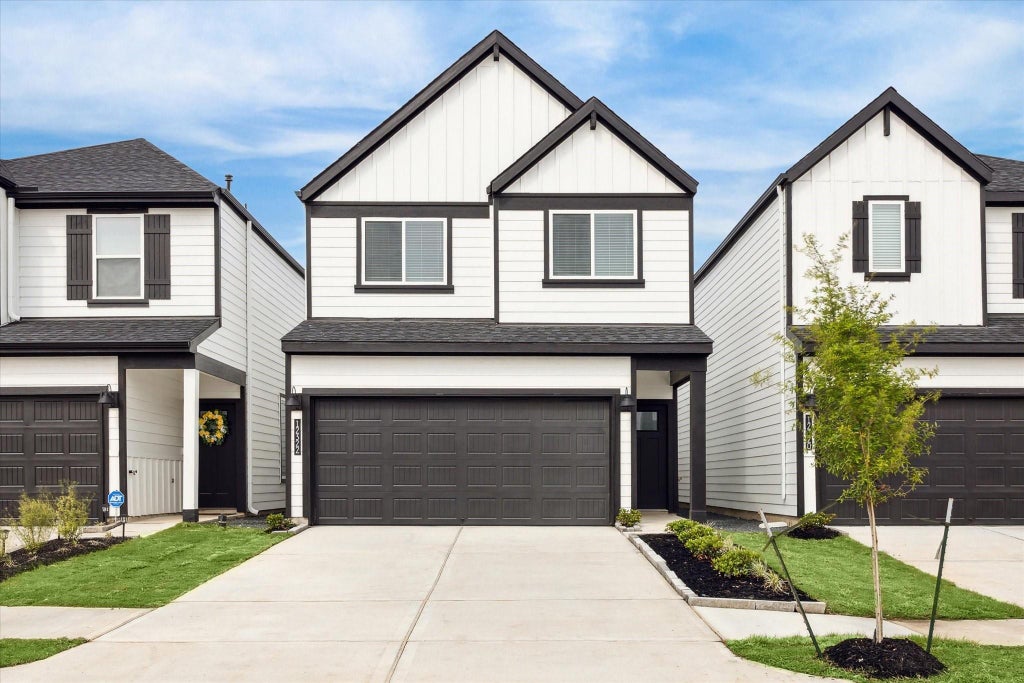 Photo of 12322 Brandenburg Gate Drive, Houston, TX 77047 (MLS # 81519728)
