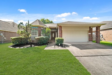 Photo of 1114 Foxland Chase Street, Sugar Land, TX 77479 (MLS # 16816545)