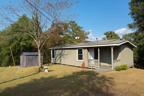 Photo of 140 Maple Leaf, Onalaska, TX 77360 (MLS # 21657703)