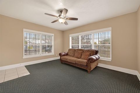 Tiny photo for 6807 Avenue E, Houston, TX 77011 (MLS # 40309458)