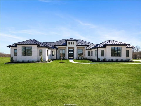 Homes For Sale - 4558 Hicks Lane<br/> Brazos County, Bryan, TX 77845