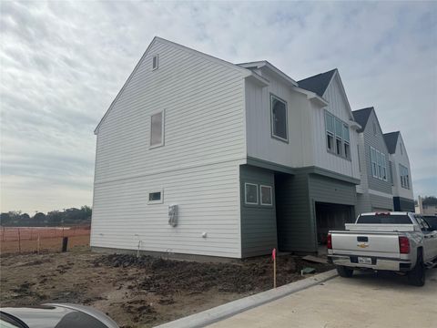 Photo of 4007 Buffalo Moon Drive, Houston, TX 77045 (MLS # 57220741)