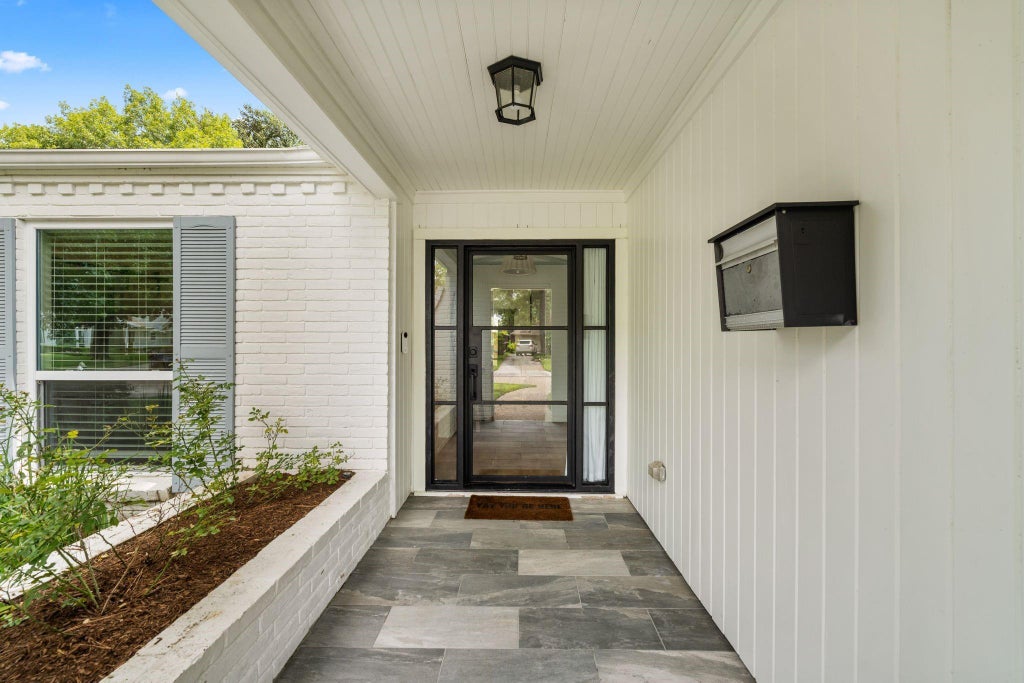 Photo of 10022 Bordley Drive, Houston, TX 77042 (MLS # 40627294)