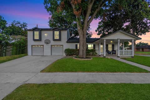 Homes For Sale - 619 E Park Street<br/> Sugar Land, TX 77498