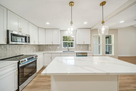 Photo of 717 Clayton Street, Tomball, TX 77375 (MLS # 77468121)