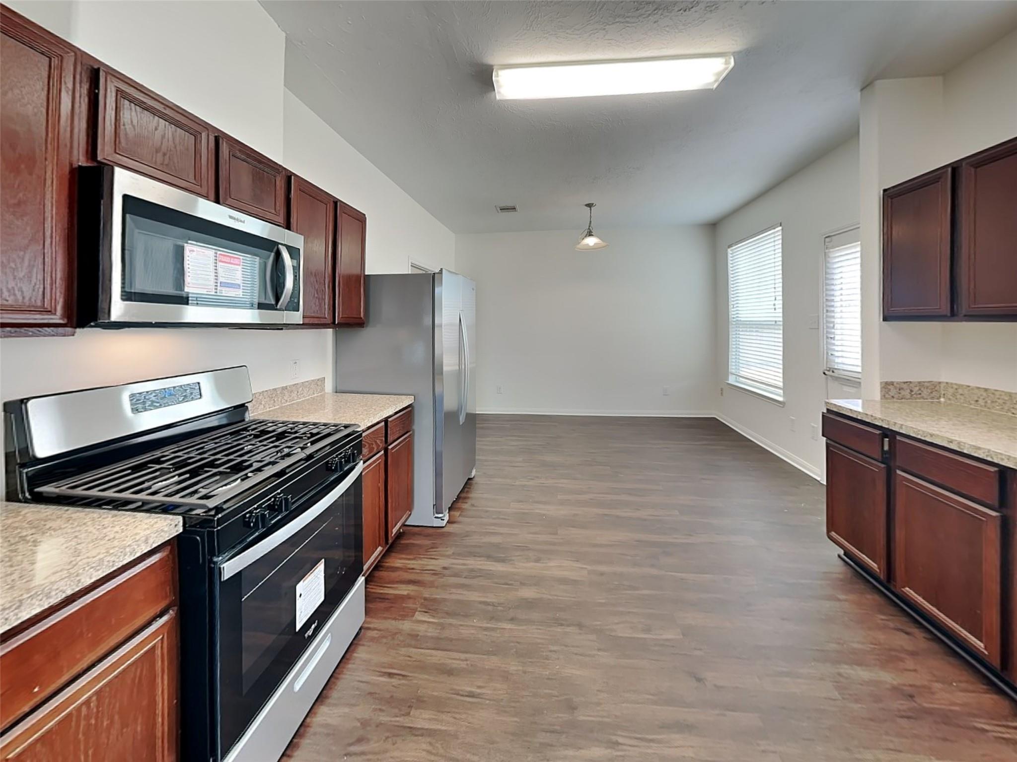 3903 Hawthorn Glen Court