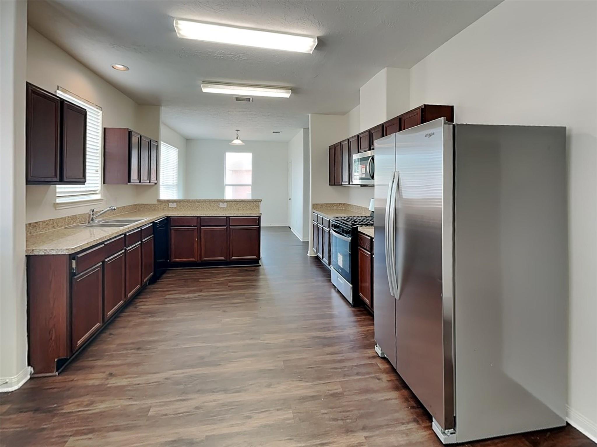 3903 Hawthorn Glen Court