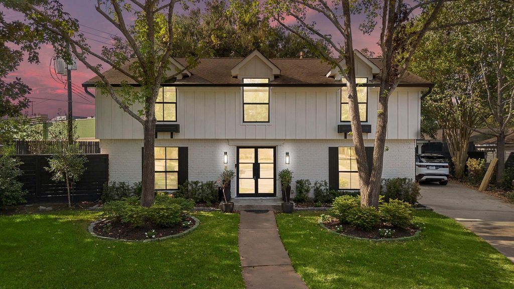 Photo of 12526 Stafford Springs Drive, Houston, TX 77077 (MLS # 17092794)