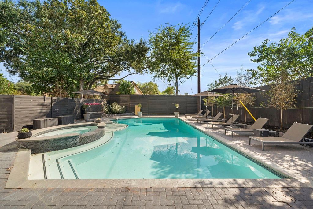 Photo of 12526 Stafford Springs Drive, Houston, TX 77077 (MLS # 17092794)