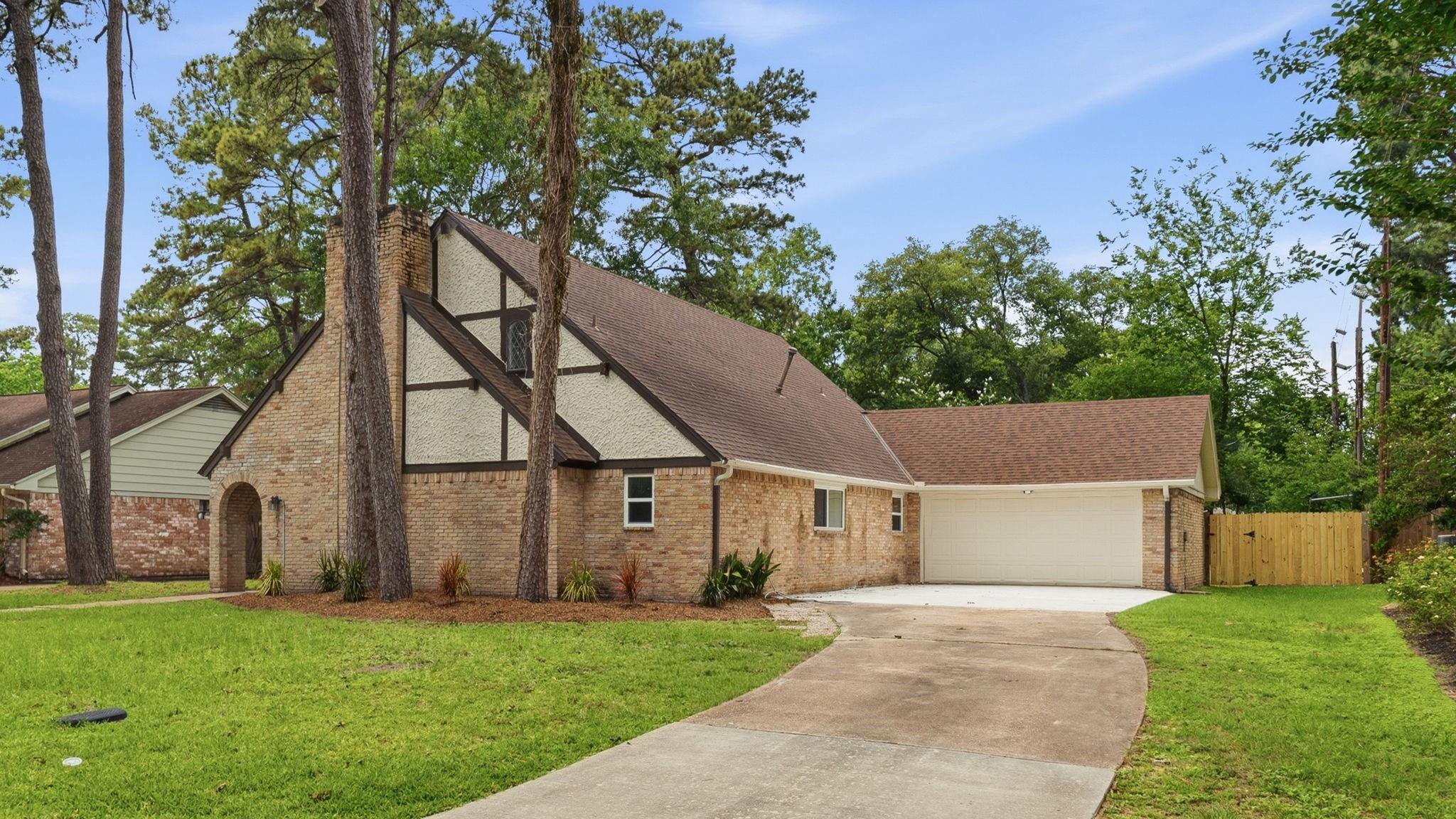 8122 Oak Moss Drive