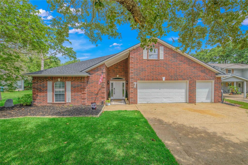 Photo of 7 Hickory Ridge Lane, Normangee, TX 77871 (MLS # 49280141)