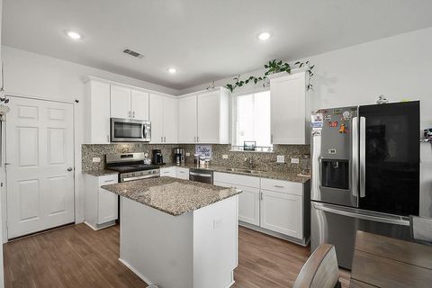 Photo of 7327 Madison Commons Lane, Houston, TX 77075 (MLS # 17371687)