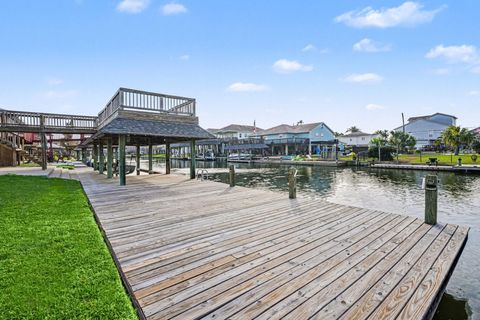 Tiny photo for 557 Pompano Street, Bayou Vista, TX 77563 (MLS # 91989133)