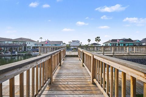 Tiny photo for 557 Pompano Street, Bayou Vista, TX 77563 (MLS # 91989133)