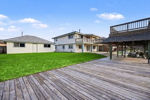 Tiny photo for 557 Pompano Street, Bayou Vista, TX 77563 (MLS # 91989133)