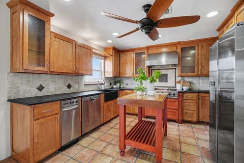 Tiny photo for 557 Pompano Street, Bayou Vista, TX 77563 (MLS # 91989133)