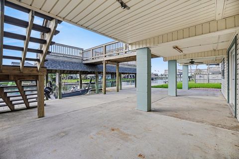 Tiny photo for 557 Pompano Street, Bayou Vista, TX 77563 (MLS # 91989133)