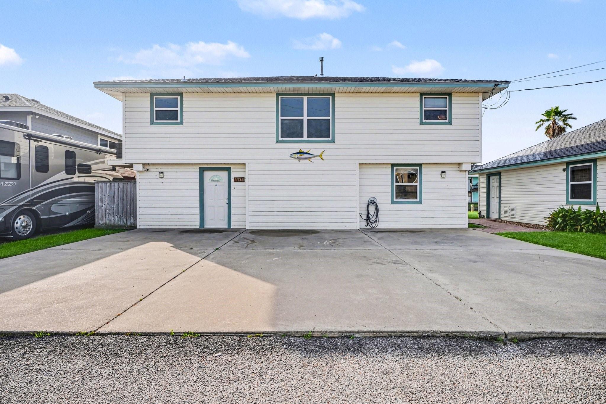 557 Pompano Street