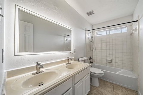 Tiny photo for 10319 Stan Brook Drive, Houston, TX 77089 (MLS # 86573745)