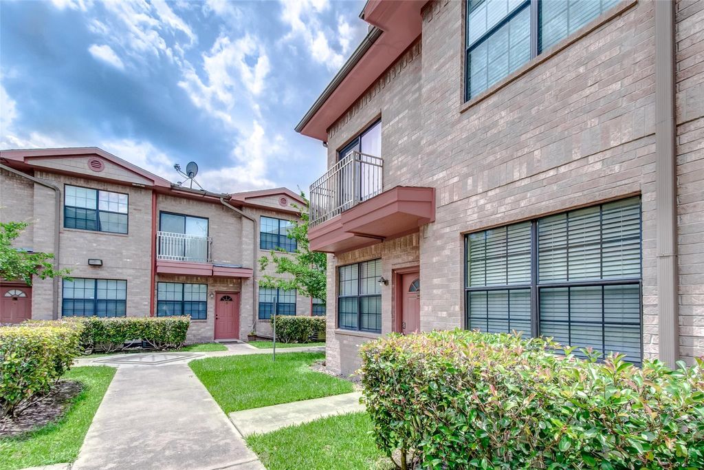 Photo of 9400 Bellaire Boulevard #202, Houston, TX 77036 (MLS # 19238532)