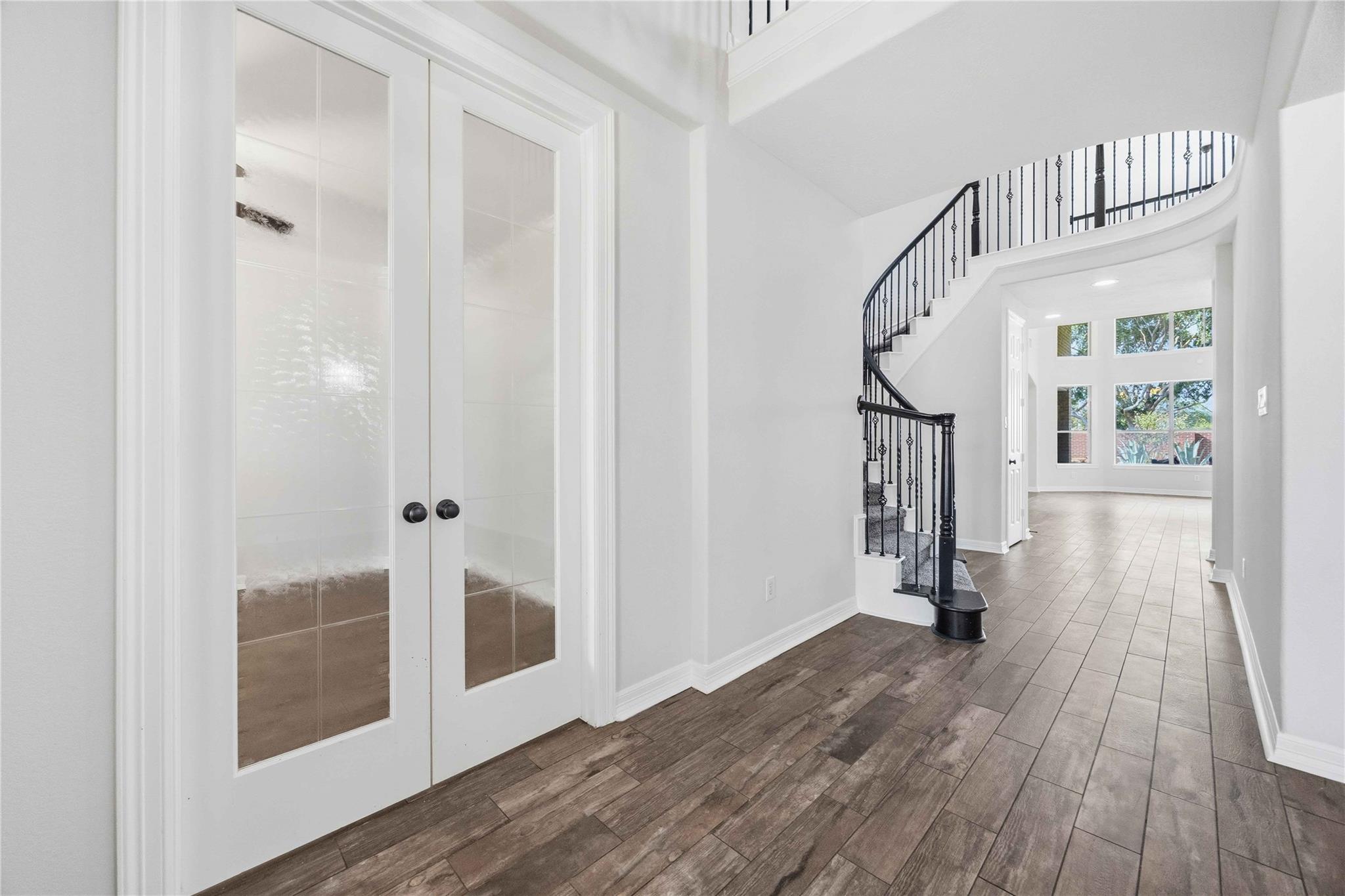 8823 Hollow Banks Lane