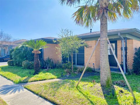 Photo of 1311 Milam Drive, Galveston, TX 77551 (MLS # 88440439)