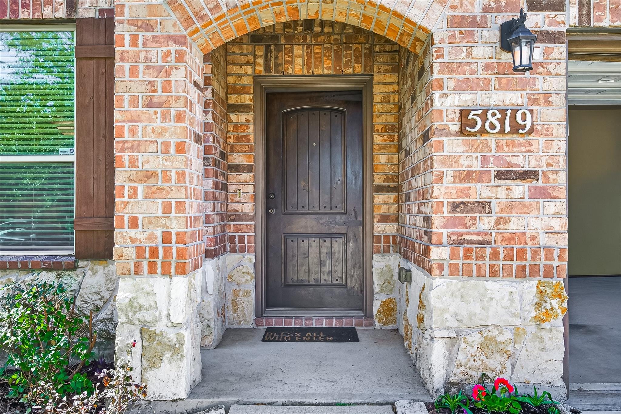 5819 Watford Bend