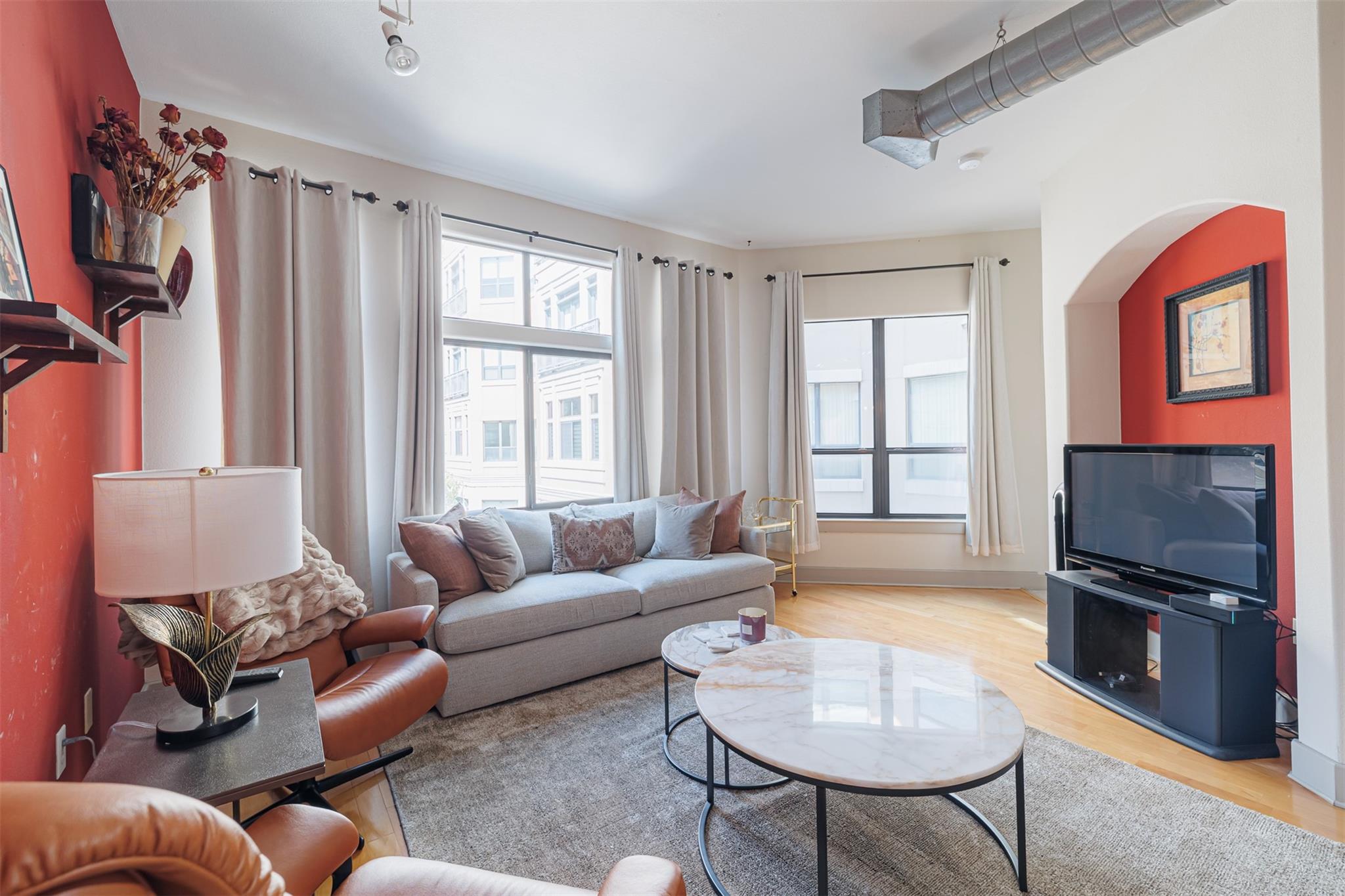 1901 Post Oak Boulevard 2112