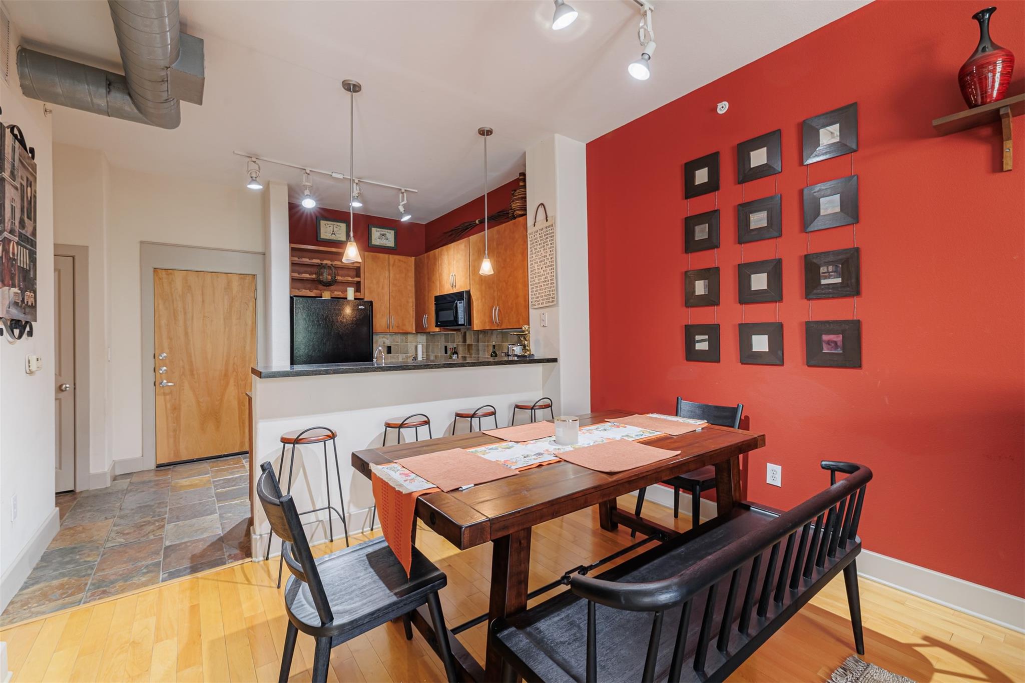 1901 Post Oak Boulevard 2112