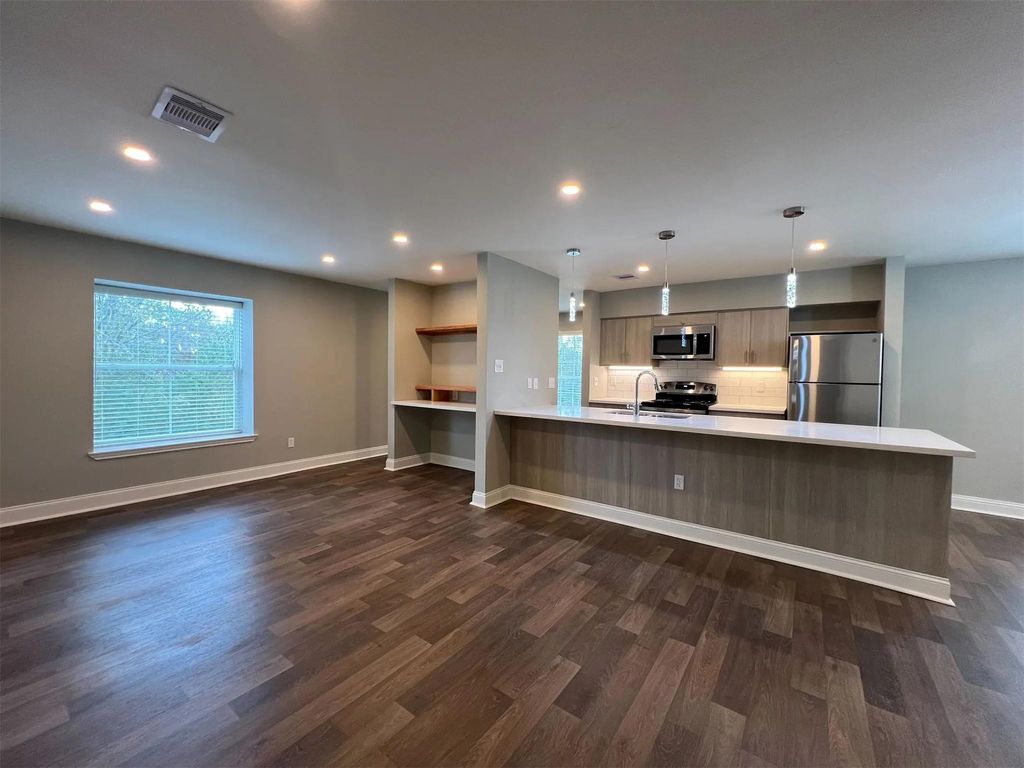 Photo of 8003 Woodway Drive #111, Houston, TX 77063 (MLS # 2499051)