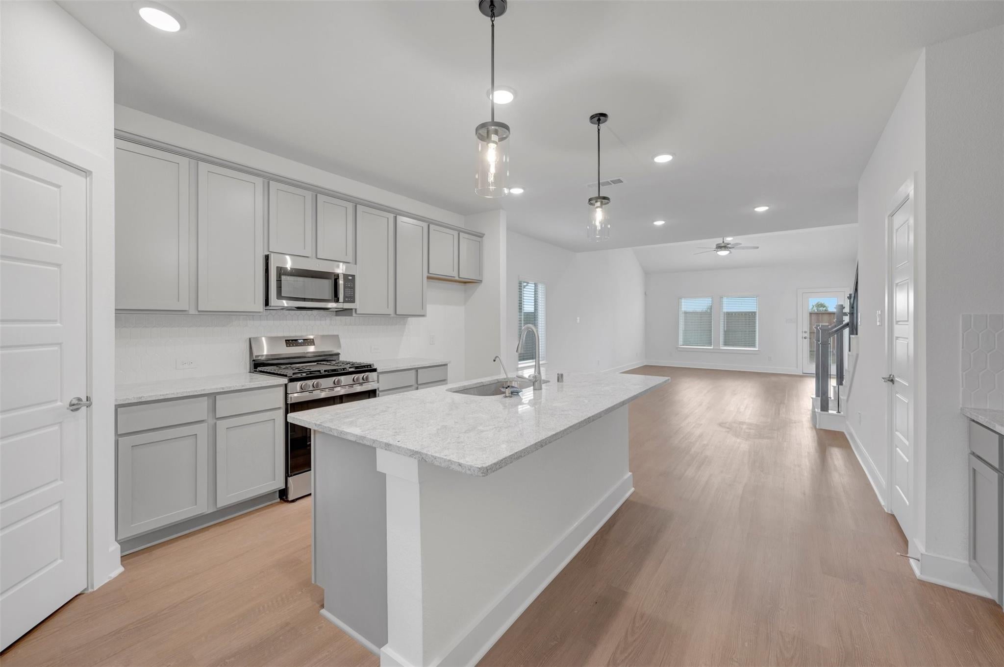 8215 Blue Shell Lane