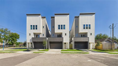 Photo of 5318 Terry Street, Houston, TX 77009 (MLS # 19110833)