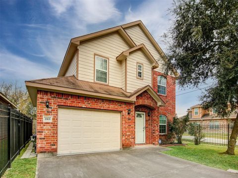 Photo of 2915 Paige Street, Houston, TX 77004 (MLS # 2135223)