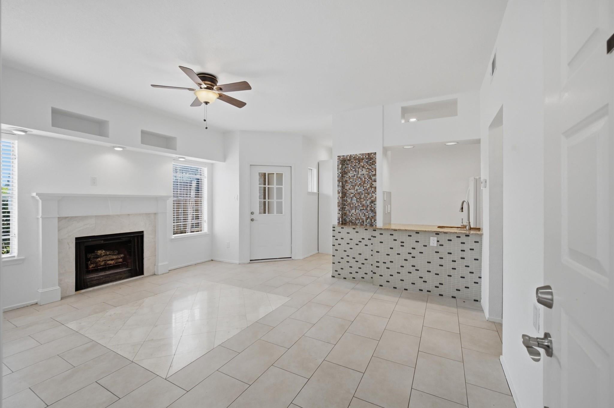 2011 Spenwick Drive 717