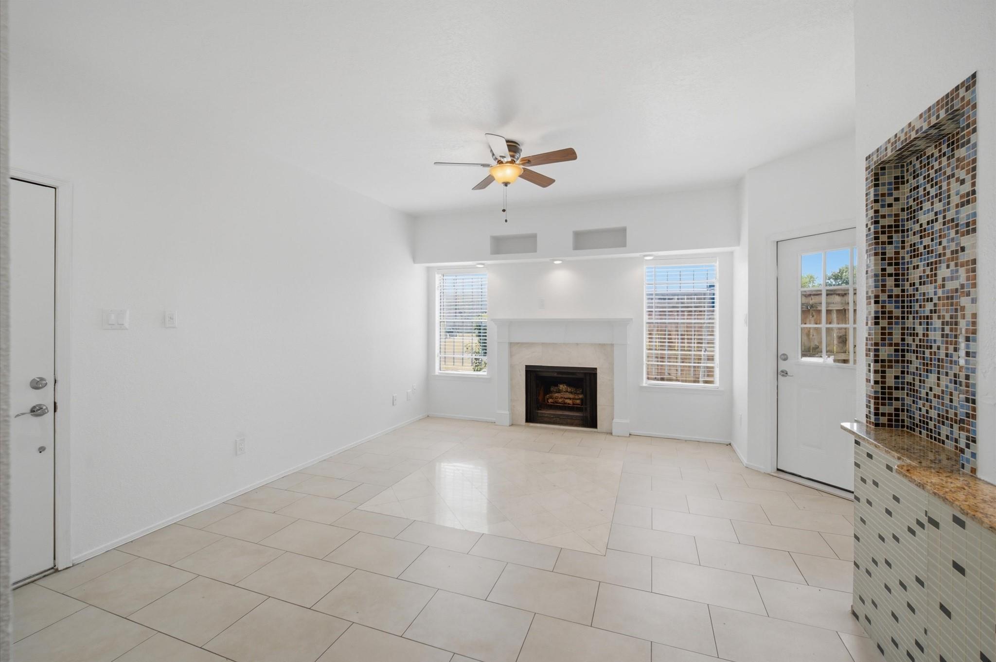 2011 Spenwick Drive 717