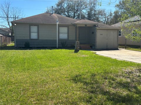 Photo of 301 19th Avenue N, Texas City, TX 77590 (MLS # 73124661)
