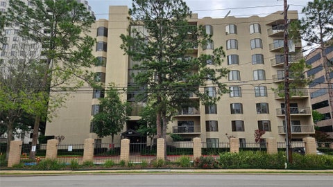 Photo of 661 Bering Drive #407, Houston, TX 77057 (MLS # 70617209)