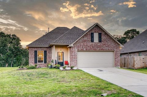 Photo of 211 Zachary Lane, Bridge City, TX 77611 (MLS # 47094087)
