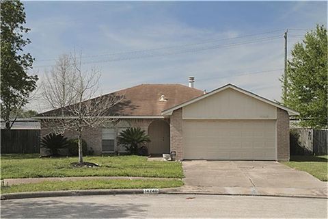 Photo of 14240 Bay Gardens Drive, Sugar Land, TX 77498 (MLS # 2599037)