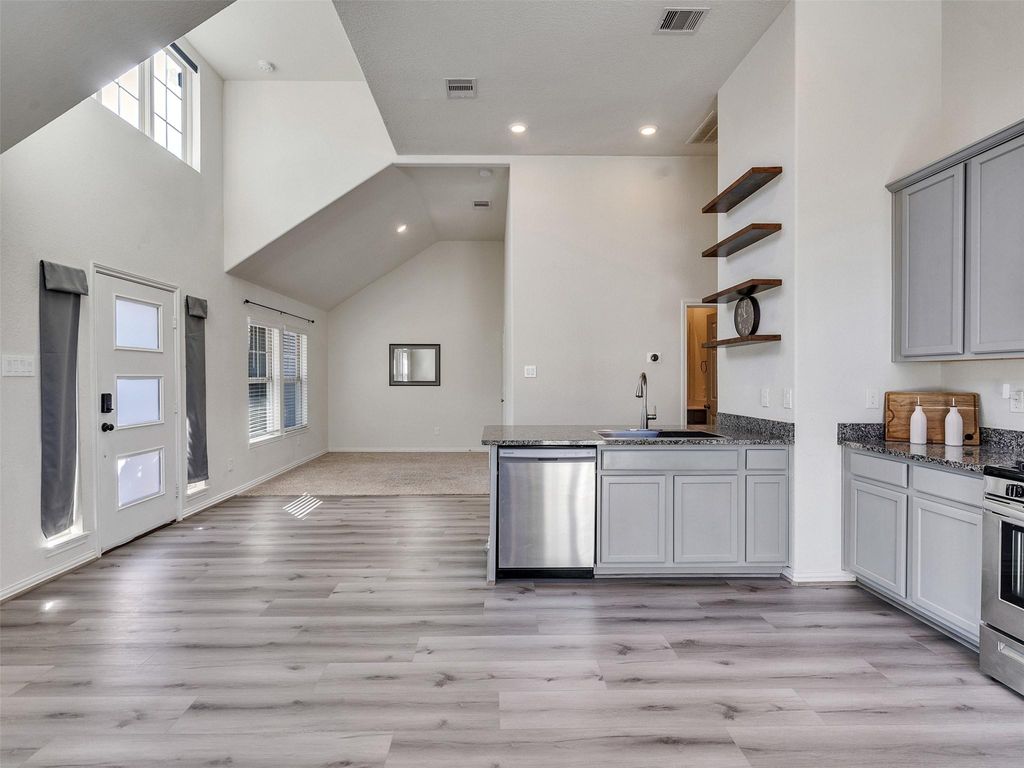 Photo of 257 N Lynx Trail, Montgomery, TX 77316 (MLS # 84047325)