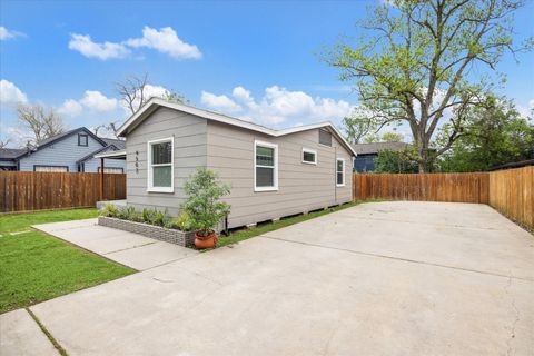 Photo of 4502 Hain Street, Houston, TX 77009 (MLS # 23257586)