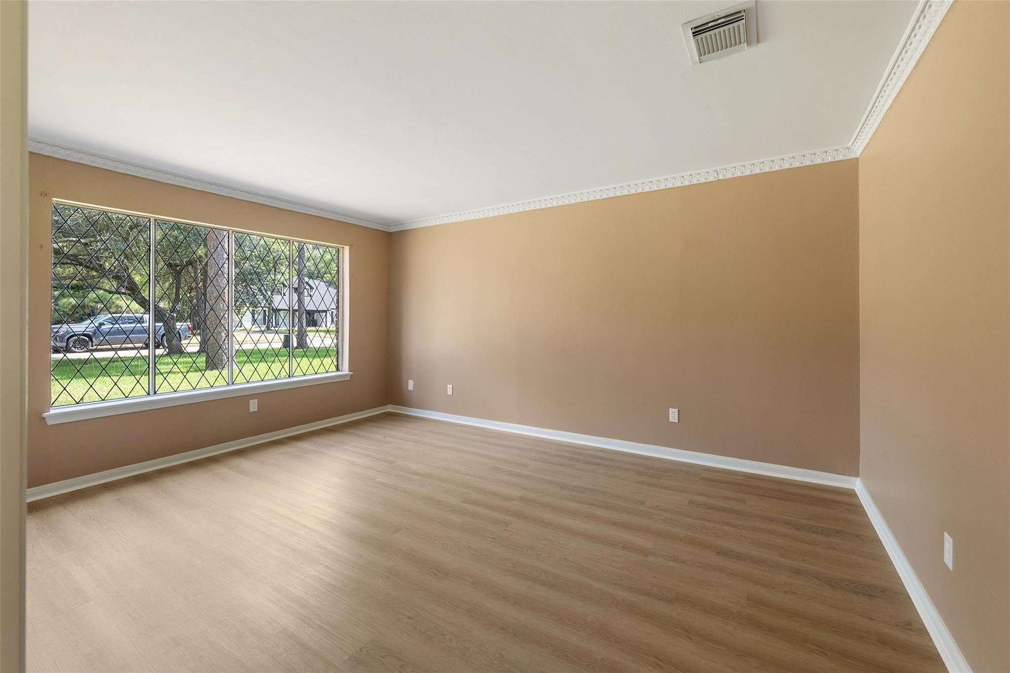 6315 Hickorycrest Drive