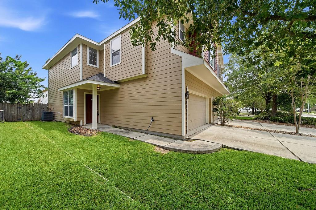 8915 Elm Drake Lane
